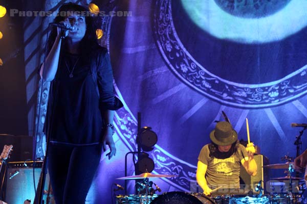 THE DEAD WEATHER - 2010-06-30 - PARIS - Le Bataclan - Alison Nicole Mosshart - John Anthony Gillis [Jack White]